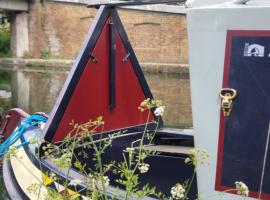 Canal Boat Experience in Little Venice for Family & Friends, hotel di London