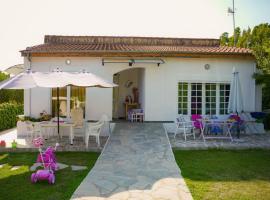 Maria's beach house, hotel a Polykhrono