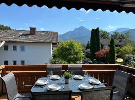 Gr Balkon mit Bergblick 2SchlafzimmerParkplatz, hotel v destinaci Anger