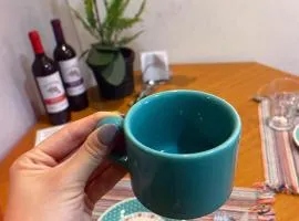 Pauapique - Suítes com café da manhã, ar condicionado e frigobar à 900 metros da Rota do Vinho