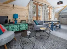 Chalet Renard Fou -Luxury 2 Bedroom Apartment