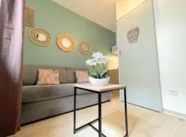 Mini studio 10m2 central & clim Idéal pour une escale à Béziers
