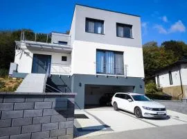 Prémiový apartmán s vlastným vchodom a parkovaním v garáži