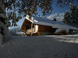 Marthod에 위치한 호텔 Chalet les Champerons - Entre Lacs et Montagne