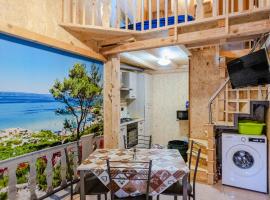 Mini casa a 30 mt dalla spiaggia、カターニアのタイニーハウス