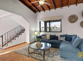El Centenario Fully-equipped Home Steps to Beach