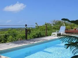 Villa moderne avec piscine à Sainte-Anne 154 m² vue mer