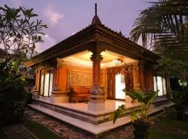 Brata's 2 Bedrooms Homestay with Private Kitchen