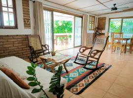 Hideout Surf House, hotel pro pobyt s domácími mazlíčky v destinaci El Tránsito