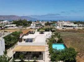 Villa 400 m from the beach 6 to 10 persons private pool