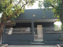 Casa aconchegante no centro, villa en Bonito