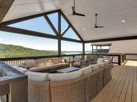 Private Pool- Fitness Room- Golf Cart- Arcades- Expansive Decks- Elevator! Golf Car too!