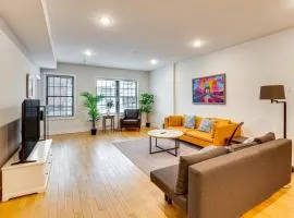 Walk to Journal Square Modern Apt about 4 Mi to NYC!