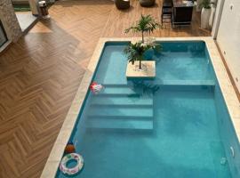 Pepek Home in Patriota, Talatona, cottage a Luanda