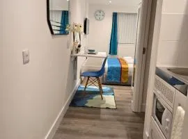 The Cosy Pod Studio - Short Stay in Salford