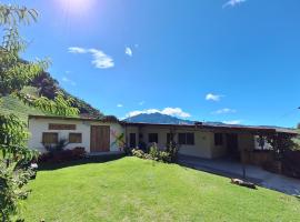 Las Nubes Hostal, homestay in Las Nubes