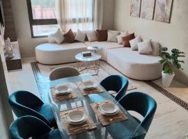 Luxury Apartment with swimming pool in Gueliz Marrakech, hotel en Marrakech