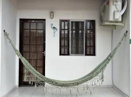 Kitnet Flamingo 31B, hotel a Matinhos