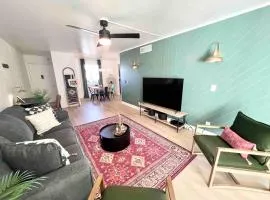 Heated Pool & Hot Tub-walk To Old Town Condo!