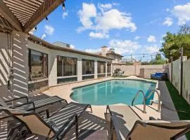 Relaxing 5br W Heated Pool, Billiards & Foosball
