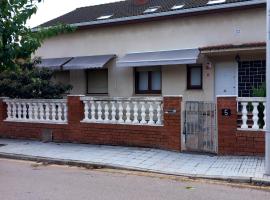 Чалет у Татьяны здаётся один этаж 175кв м, hotel in Salou