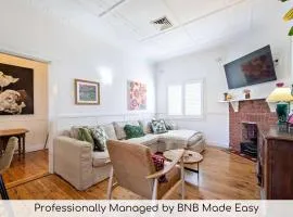 James Cottage - Close to CBD, Charm Awaits
