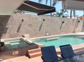 Casa en el canal barra de navidad con 5 recamaras, ξενοδοχείο σε Barra de Navidad