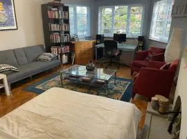 Large Double Bedroom 10 minutes to Central London