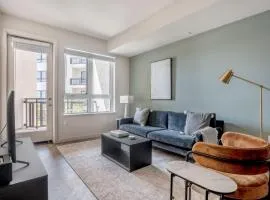 Emeryville 1br w rooftop nr Bart highways SFO-1465