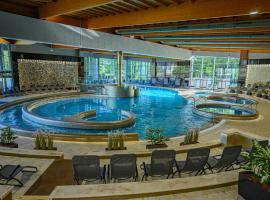 Hotel Azur Siofok, hotell i Siófok