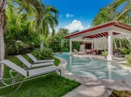 Beautiful Villa with Pool, Gym & Maid