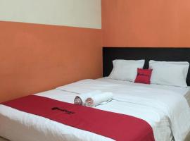 RedDoorz at Oxy Residence Manado, viešbutis mieste Malalayang