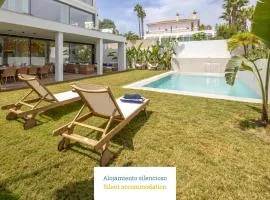 Homity Holidays - Playa Granada - Villa Golf