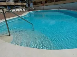 KALMA beach house,by Mahbo