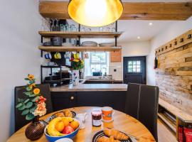 The Snug - Premium cosy cottage with Log burner and pet friendly, hotel i Tideswell