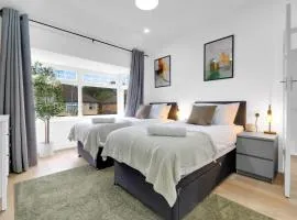 Inspira Stays - Spacious Modern House in Leicester - Free Parking - Xbox, Table Football & Smart TV