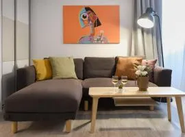 Cozy 2-Bedroom Retreat in the Heart of History