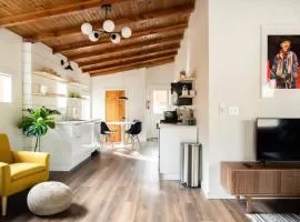 Hanky Panky Romantic Cabin