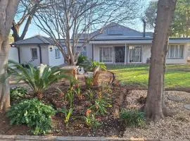 Cosy Cottage on Boom - Loadshedding Friendly