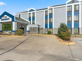 Baymont by Wyndham Lawrence, hotel v destinaci Lawrence
