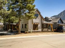 Academy Place | Mariposa