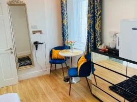 Double Room with Private Bathroom Partial Tower view 16 Havelock Street - 5