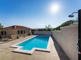 4 Bedroom Cozy Home In Krusevo