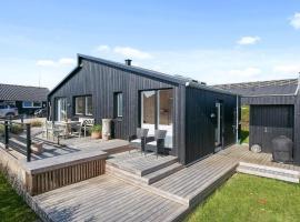 Amazing Home In Juelsminde、Sønderbyのホテル