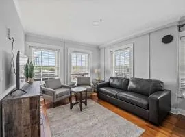 Discover Conway Trendy Downtown Loft
