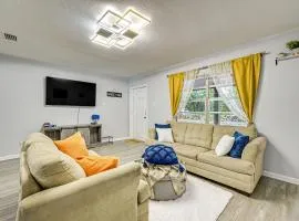 3 Mi to USF Chic Home with Yard in Tampa!