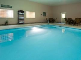 Holiday Inn Express Hendersonville-Flat Rock, khách sạn ở Flat Rock