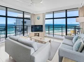 Oceanfront 24th Floor 1 Bedroom Retreat with Stunning Views & Free Parking