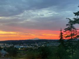 Cabin - Hot tub - Fire pit - View - Getaway!, hotel v destinaci Oak Harbor