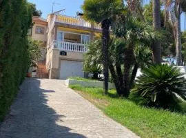 Alquilo chalet completo
